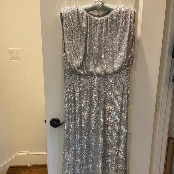 Blouson Silver Sequin Midi Dress; Sleeveless; Evening or Wedding; 8 Petite - Picture 13 of 15